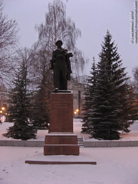 Памятник Матросову
