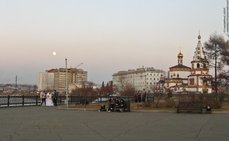 Набережная, свадьба, гопники